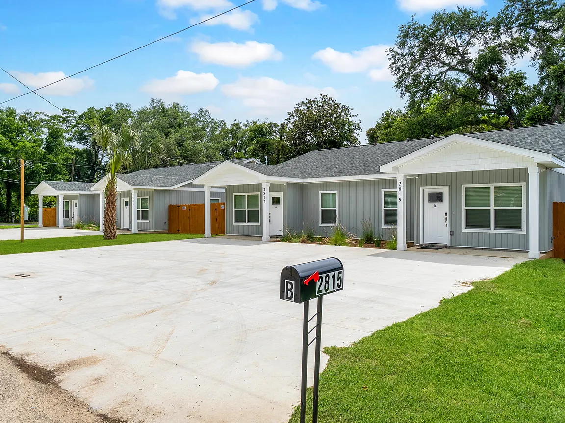 2815 N V St, Pensacola, FL