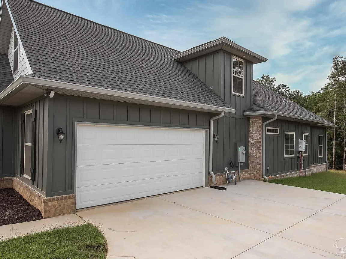 1062 Iron Forge Rd, Cantonment, FL